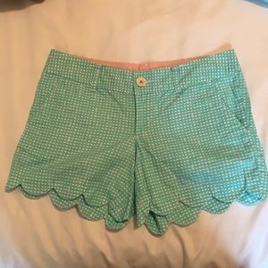 Never worn size 2 Lily Pulitzer shorts!